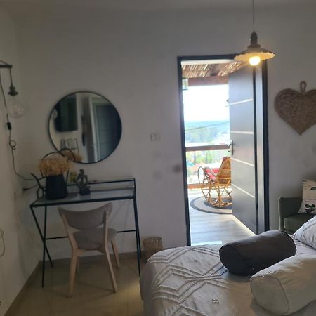 Ronit'S Place Lägenhet Qiryat Shemona Exteriör bild